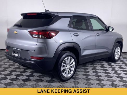 Used 2025 Chevrolet TrailBlazer LS w/ LS Convenience Package AWD/4WD image 18