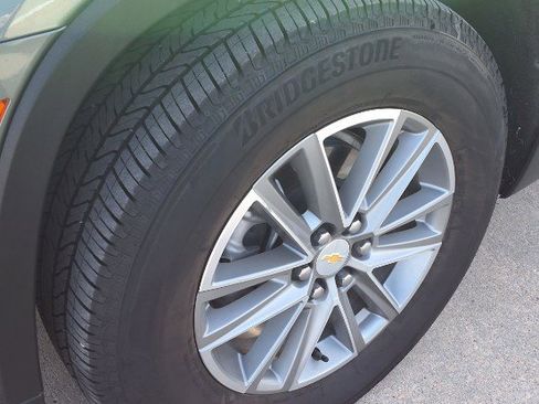 Used 2023 Chevrolet Traverse LT image 21