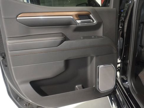 Used 2024 Chevrolet Silverado 1500 High Country image 17