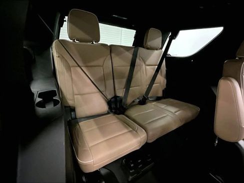 Used 2023 Chevrolet Tahoe Premier w/ Advanced Technology Package AWD/4WD image 33