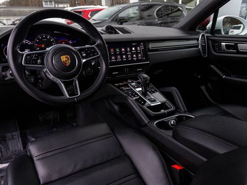 Used 2023 Porsche Cayenne Platinum Edition image 17