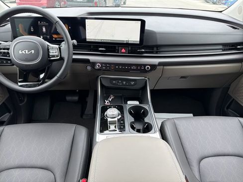 New 2026 Kia Carnival EX FWD image 9