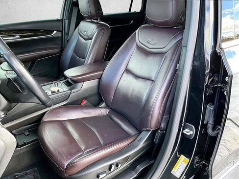 Used 2022 Cadillac XT6 Premium Luxury w/ Technology Package image 27