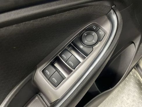 Used 2018 Chevrolet Malibu LT FWD image 13