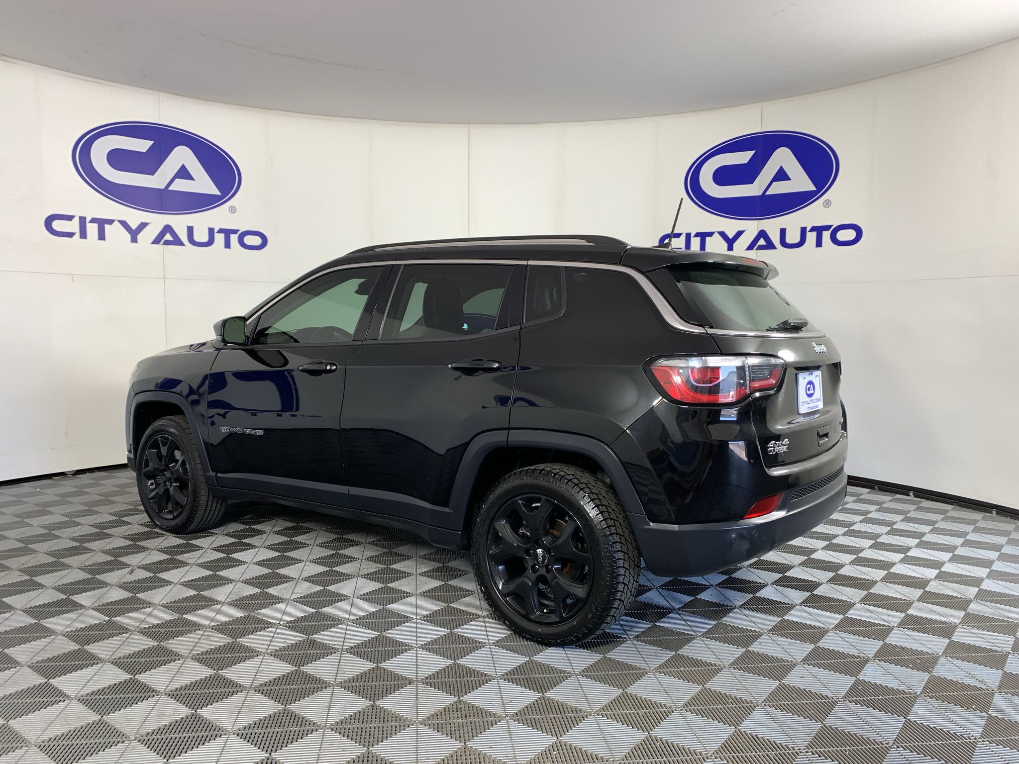 Used 2018 Jeep Compass Limited w/ Navigation Group AWD/4WD image 5