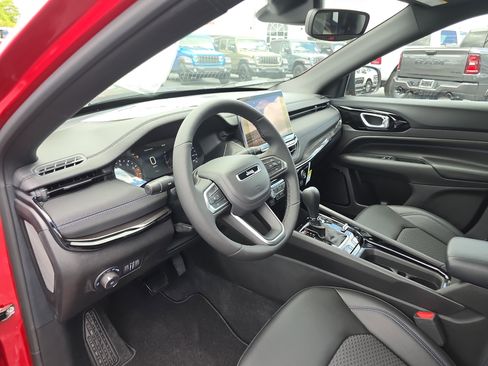 New 2025 Jeep Compass Latitude w/ Altitude Special Edition image 25