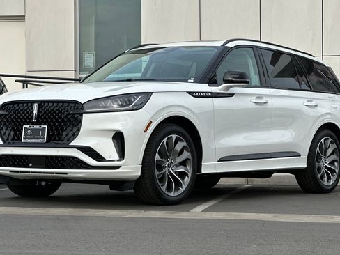 New 2026 Lincoln Aviator Premiere w/ Jet Appearance Package image 7