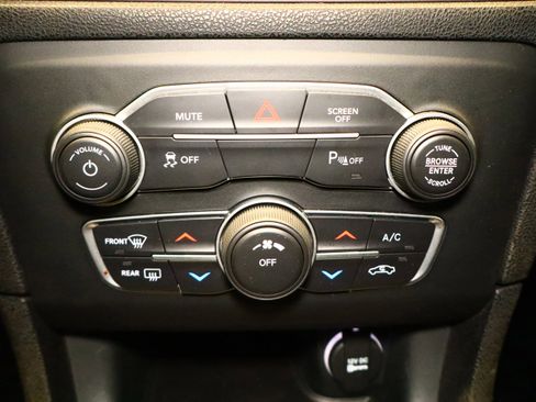 Used 2023 Dodge Charger SXT image 24