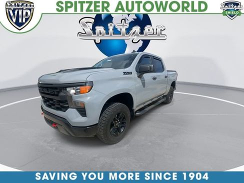 Used 2025 Chevrolet Silverado 1500 Custom Trail Boss w/ LPO, Dark Essentials Package AWD/4WD image 4