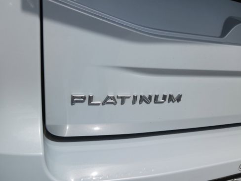 Used 2025 Ford Expedition Max Platinum AWD/4WD image 18