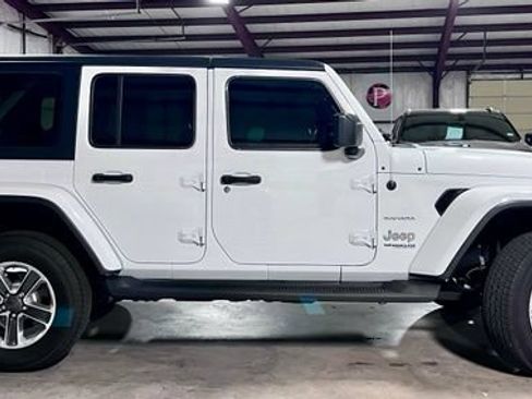 Used 2021 Jeep Wrangler Unlimited Sahara w/ Uconnect 4C Nav & Sound Group AWD/4WD image 2