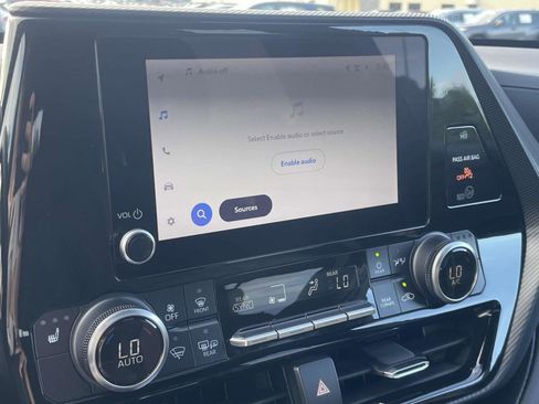 Used 2024 Toyota Highlander XSE image 3