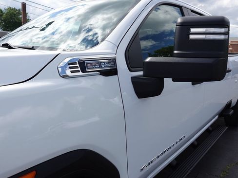 Used 2024 GMC Sierra 2500 Pro AWD/4WD image 7