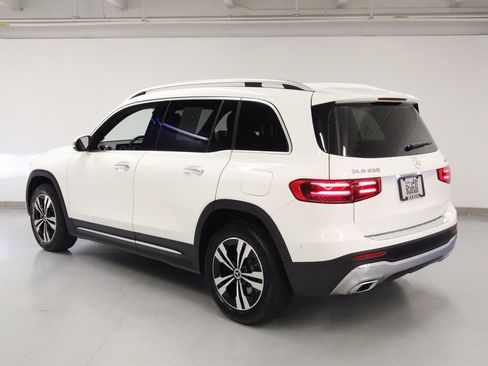 Certified 2025 Mercedes-Benz GLB 250 4MATIC image 8