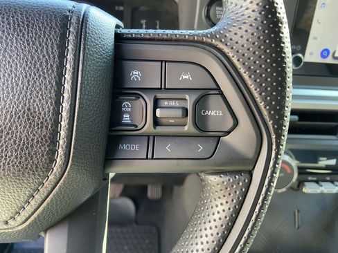 Used 2025 Toyota Tacoma SR5 image 31