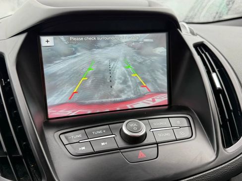 Used 2019 Ford Escape SE image 21