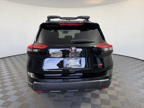 Used 2025 Nissan Rogue SV image 9