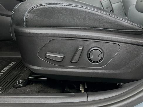 Used 2022 Hyundai Santa Cruz Limited w/ Winter Package image 24