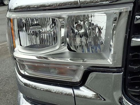 Used 2024 RAM 2500 Big Horn w/ Bed Utility Group image 9