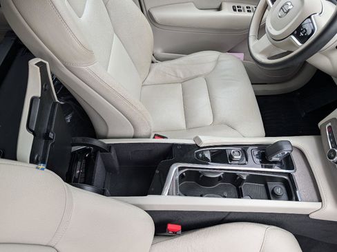 Used 2023 Volvo XC90 B6 Plus w/ Protection Package image 21