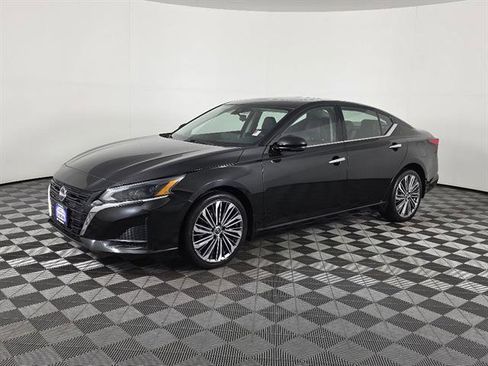 Used 2023 Nissan Altima 2.5 SL image 9