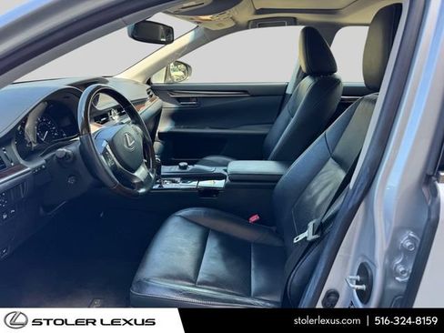 Used 2013 Lexus ES 350 w/ Luxury Pkg FWD image 19
