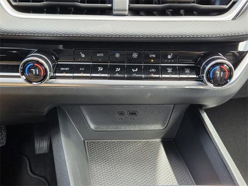 New 2026 Chevrolet Equinox LT w/ Convenience Package II image 27