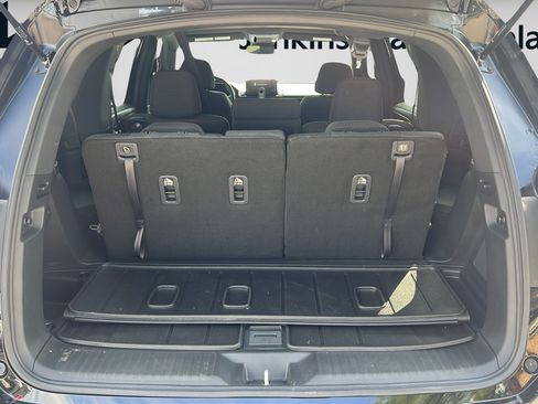 Used 2025 Honda Pilot Sport image 12