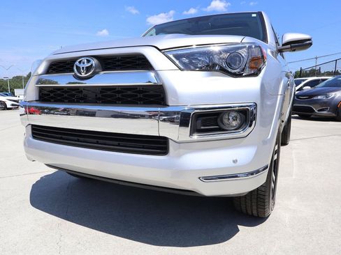 Used 2018 Toyota 4Runner Limited AWD/4WD image 32