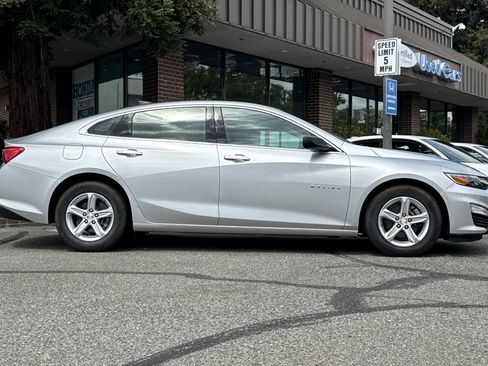 Used 2019 Chevrolet Malibu LS w/ LPO, Convenience Package 2 FWD image 3