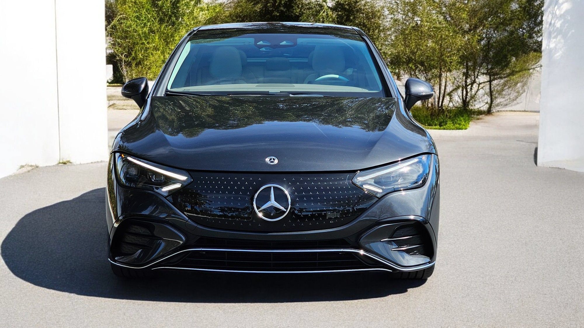 Used 2023 Mercedes-Benz EQE 500 4MATIC Sedan w/ Exclusive Trim Package image 3