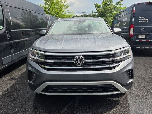 Used 2023 Volkswagen Atlas Cross Sport SE FWD image 2
