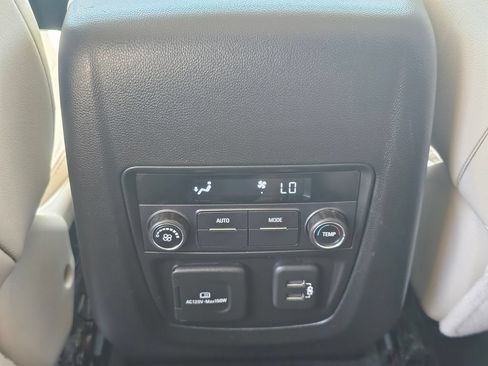 Certified 2022 Buick Enclave Essence w/ Sport Touring Edition AWD/4WD image 27