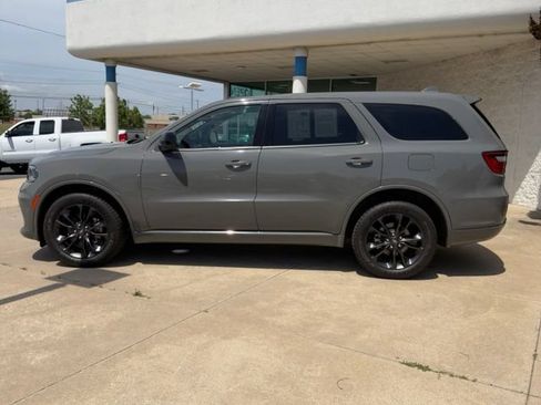 Used 2022 Dodge Durango SXT w/ Blacktop Package AWD/4WD image 2
