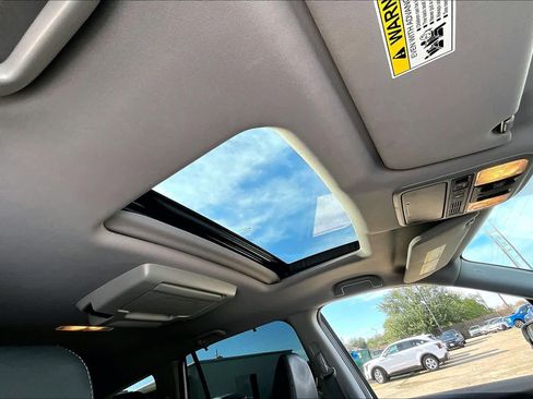 Used 2020 Honda Pilot Touring image 13