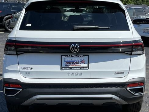 New 2026 Volkswagen Taos SE AWD/4WD image 9