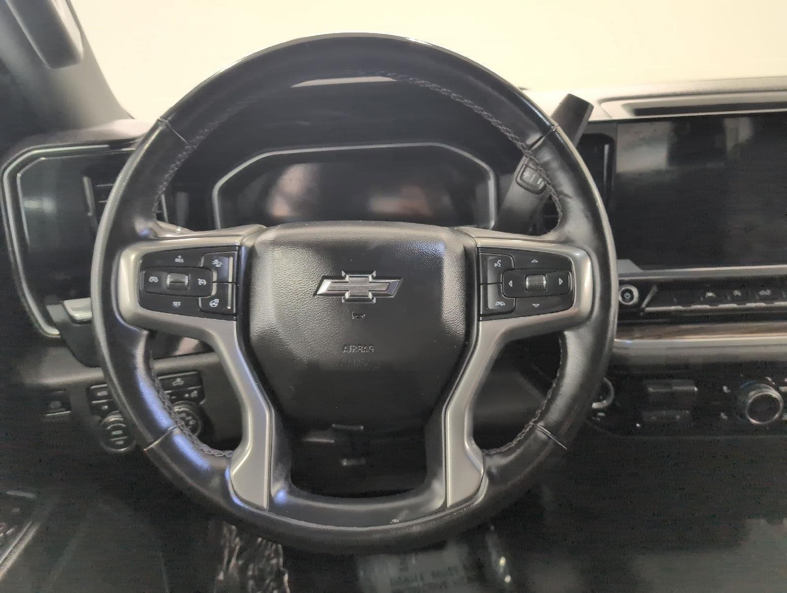Used 2023 Chevrolet Silverado 1500 RST AWD/4WD image 5