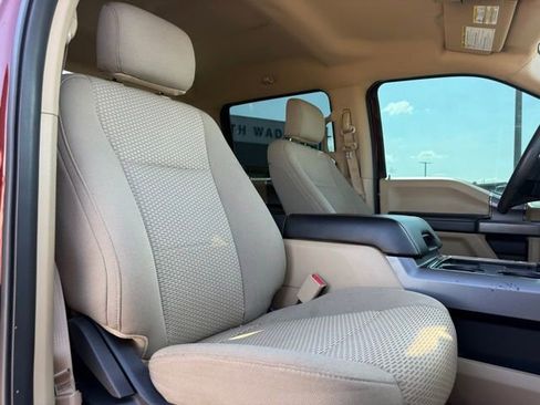 Used 2017 Ford F250 XLT w/ XLT Premium Package AWD/4WD image 20