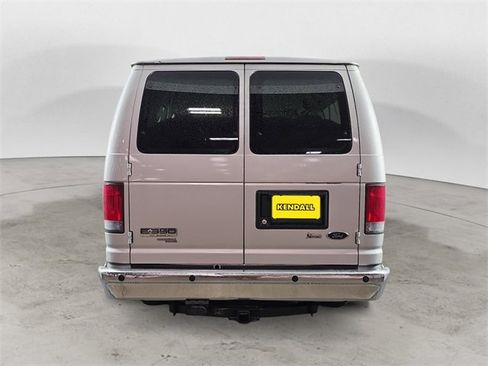 Used 2011 Ford E-350 and Econoline 350 XLT image 4