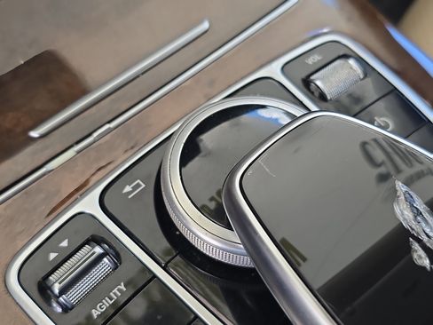 Used 2015 Mercedes-Benz C 300 Sedan image 31