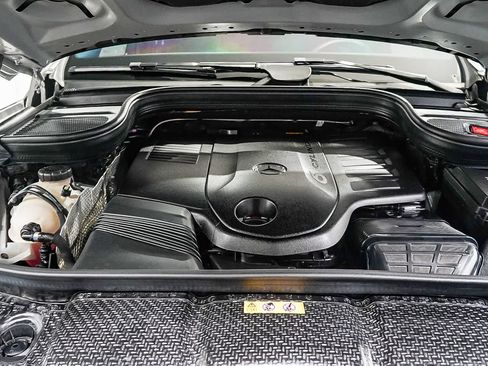 Used 2025 Mercedes-Benz GLS 450 4MATIC image 29