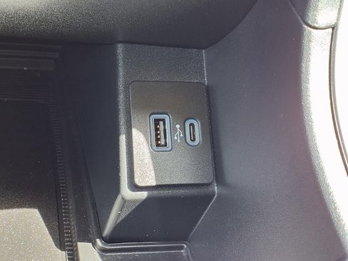 Used 2022 Ford Edge SEL w/ Convenience Package AWD/4WD image 9