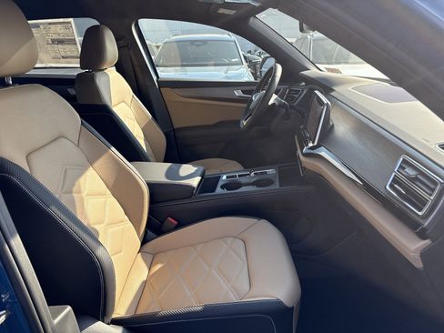 New 2026 Volkswagen Atlas Cross Sport SE image 23