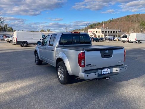 Used 2020 Nissan Frontier SV image 5