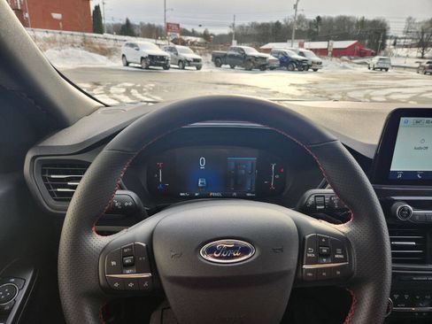 Used 2025 Ford Escape ST-Line image 9
