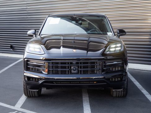 Certified 2024 Porsche Cayenne S AWD/4WD image 10