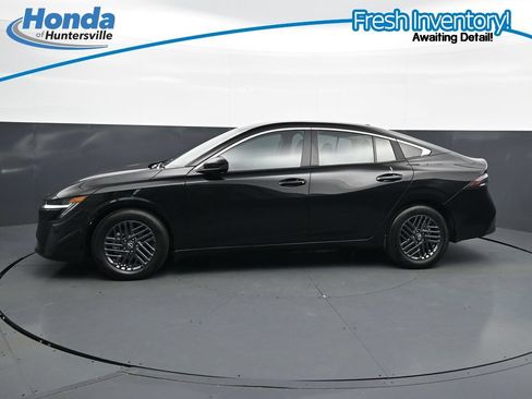 Used 2026 Nissan Sentra SV w/ Floor Mat Package FWD image 6