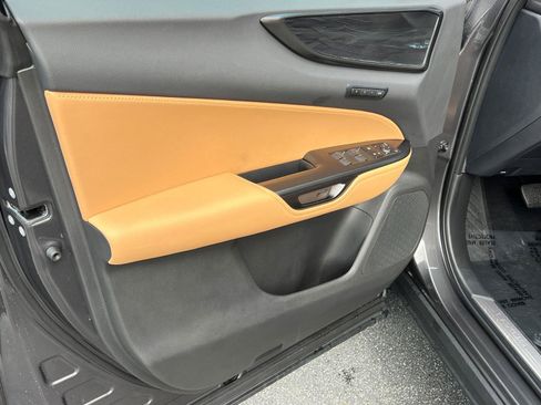 Used 2025 Lexus NX 250 FWD w/ Towing Package (2000 Lbs) image 11