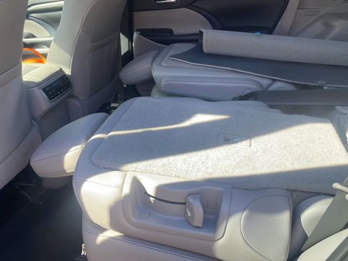 Used 2019 Toyota Highlander Limited Platinum image 19