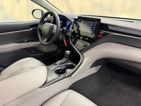 Used 2022 Toyota Camry SE FWD image 24